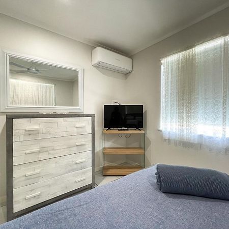 Beach House On Burrum- Close To Beach- 3Br- Wifi-Foxtel ウッドゲート エクステリア 写真