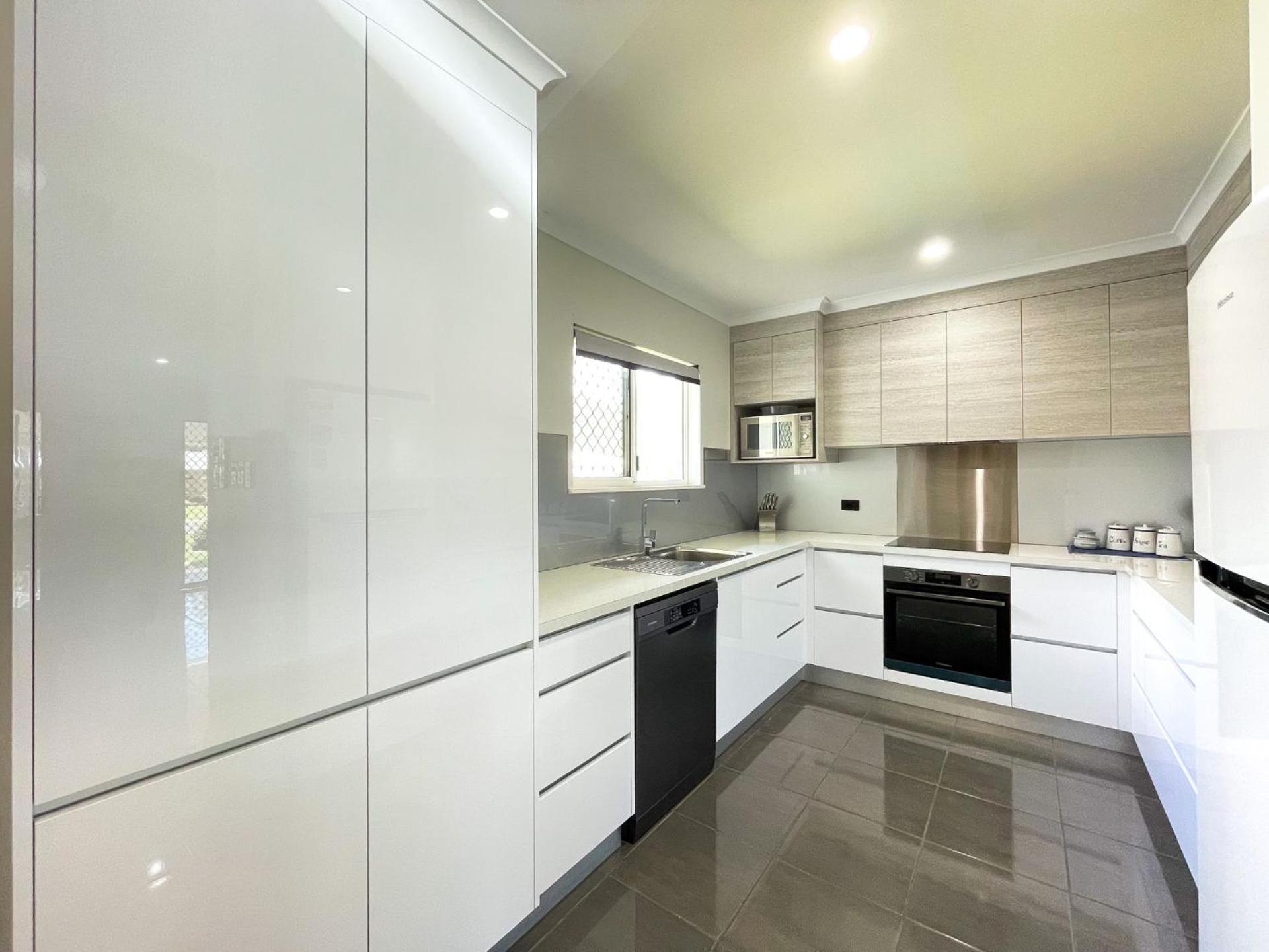 Beach House On Burrum- Close To Beach- 3Br- Wifi-Foxtel ウッドゲート エクステリア 写真