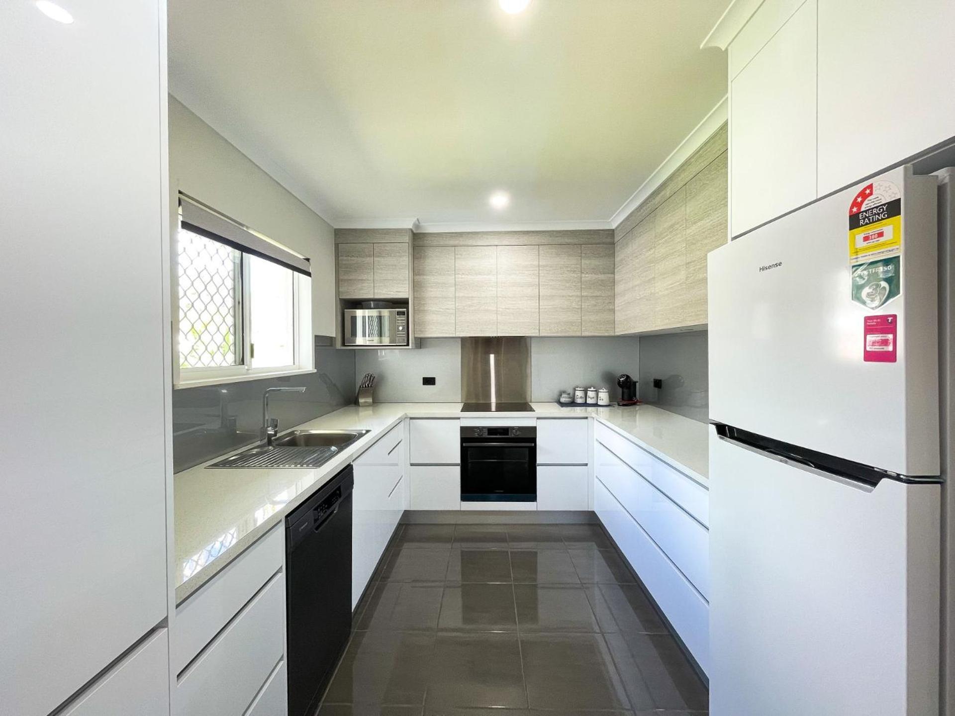 Beach House On Burrum- Close To Beach- 3Br- Wifi-Foxtel ウッドゲート エクステリア 写真