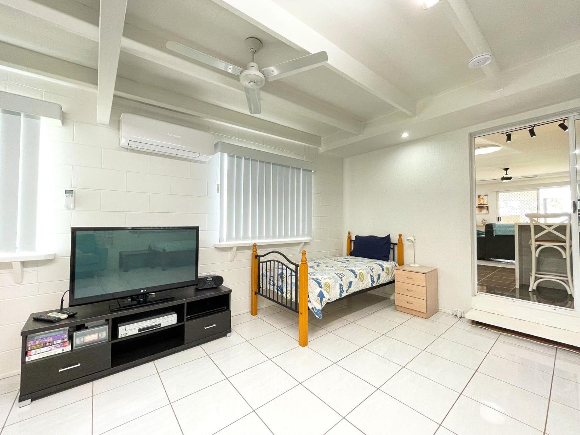 Beach House On Burrum- Close To Beach- 3Br- Wifi-Foxtel ウッドゲート エクステリア 写真